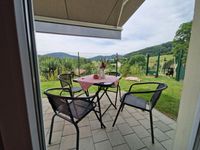 Garten der Ferienwohnung mit Terasse